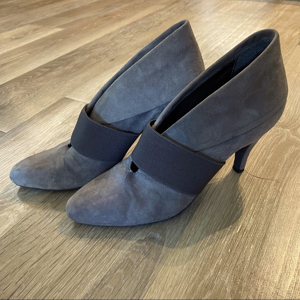 Vince Camuto Grey Suede Heels - Size 7